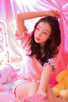 美女脱裤子